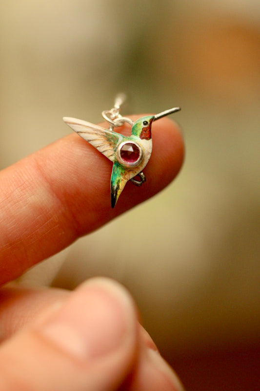 Hummingbird pendant with pink sapphire