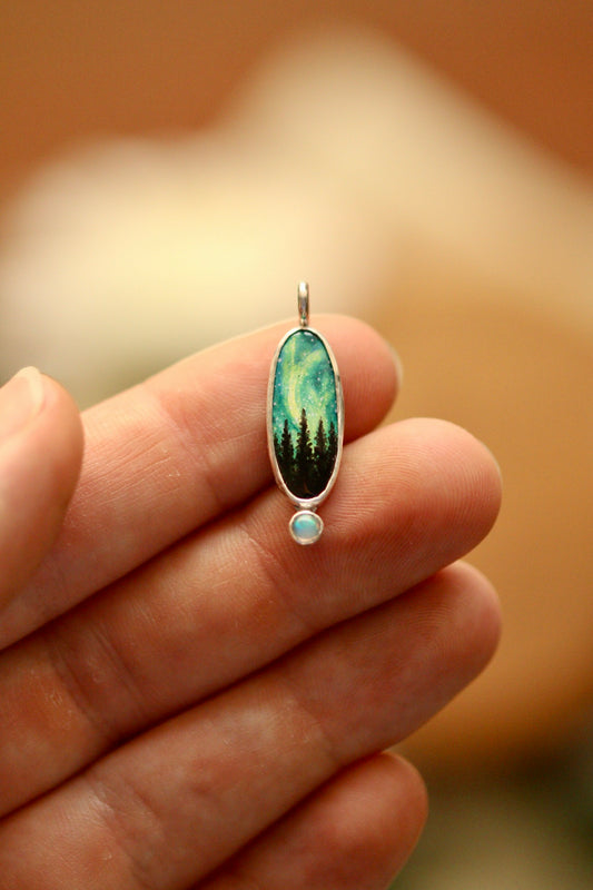 Northern lights pendant with opal